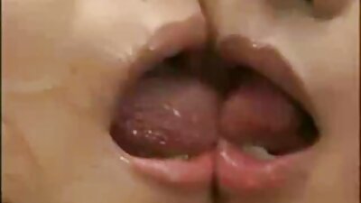 Minha esposa video de sexo caseiro brasileiro e eu nos masturbamos mutuamente.